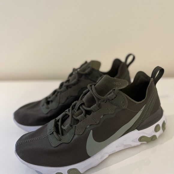 Sneaker collection on sale range from 25 to 100$ - Picture 4 of 4